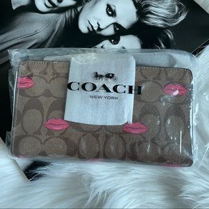 Coach Tech Phone Wallet With Lips Print